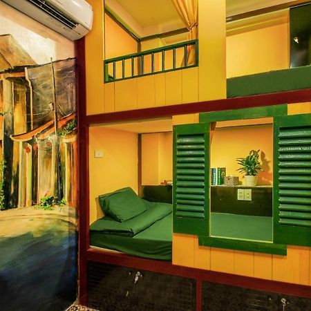 Grandma Lu'S Saigon Bui Vien Hostel Ho Chi Minh City Bagian luar foto